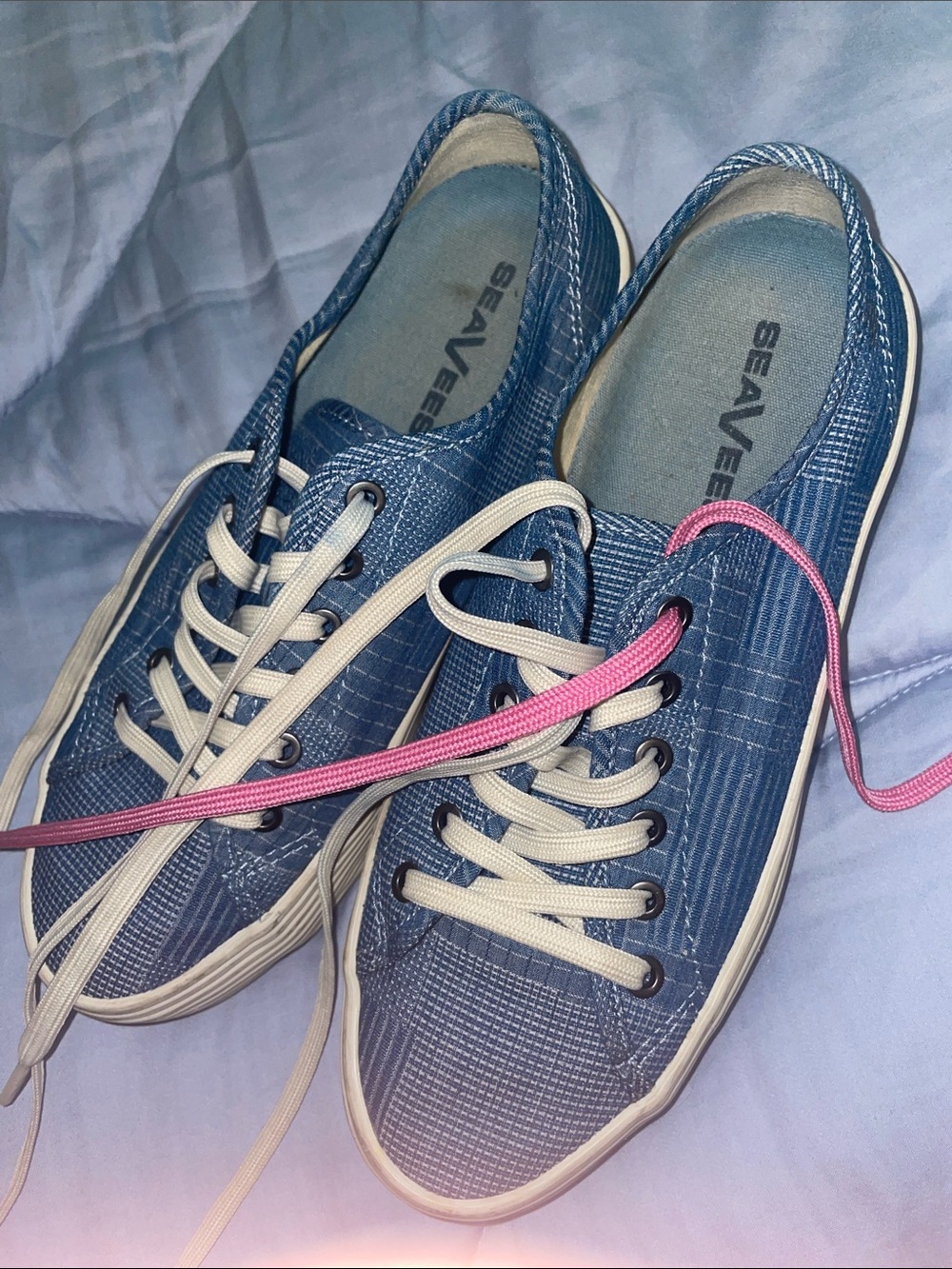 SeaVees Monterey Platform Needlework Jacquard Sneakers includes extra pink laces